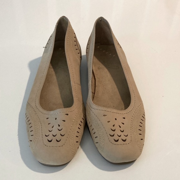 Aerosoles Light Tan Boi Oh Boi Loafer Leather Perforated Cushioned Ballet Flats - Picture 1 of 7